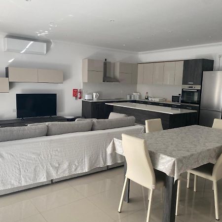New 3 Bedroom Apartment Close To Airport Zurrieq Εξωτερικό φωτογραφία